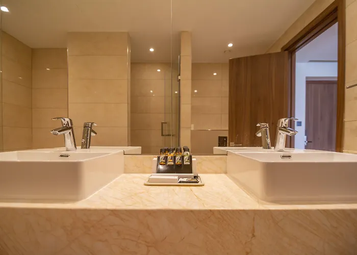 Hotel Leonardo Boutique Lárnaca