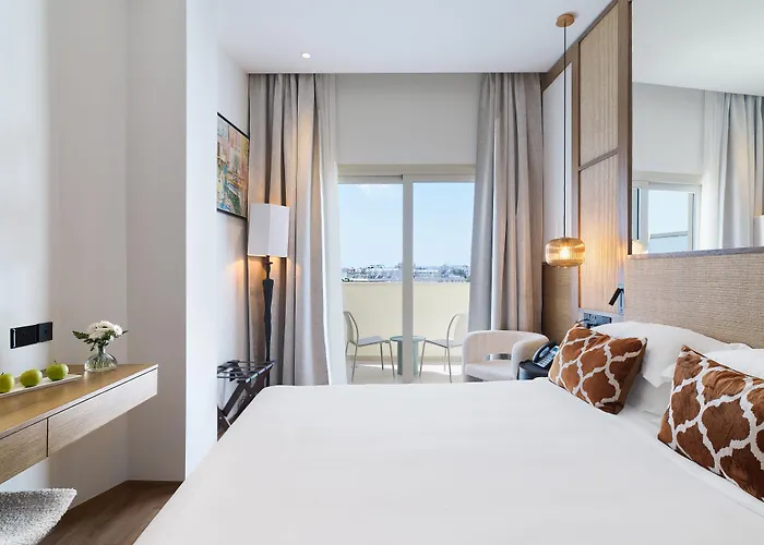 Leonardo Boutique 4* Larnaca