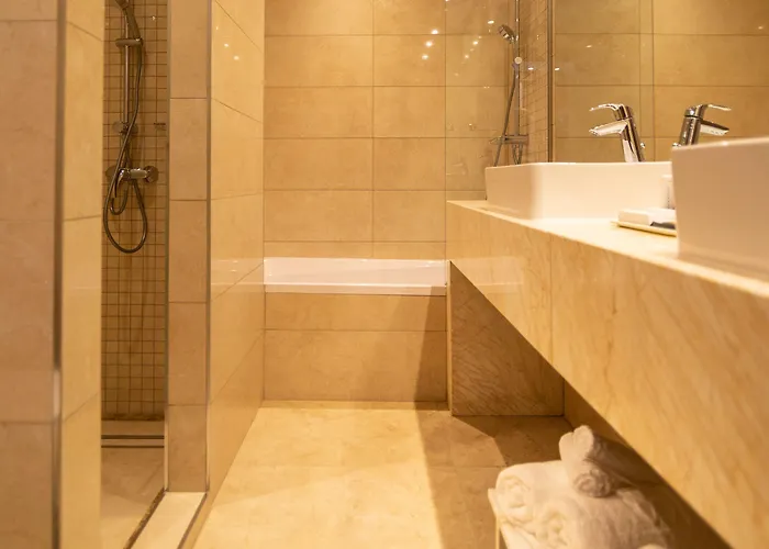 Leonardo Boutique 4*