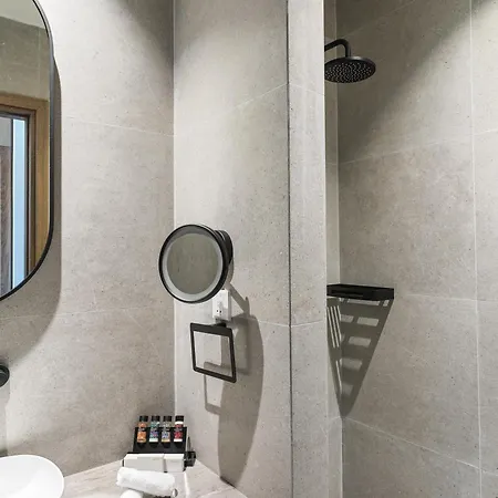 Leonardo Boutique Hotel