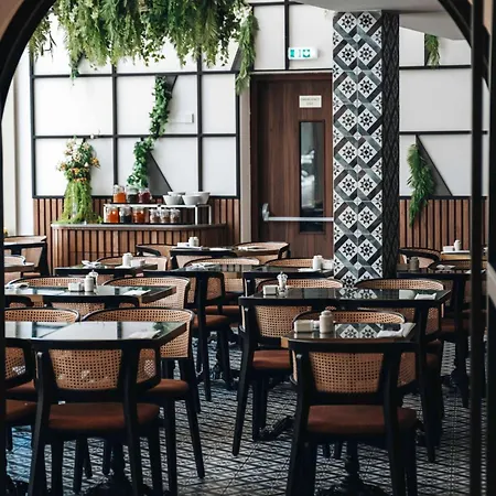 Leonardo Boutique 4*