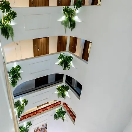 Leonardo Boutique فندق لارنكا