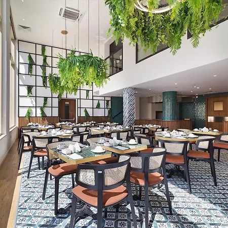 Leonardo Boutique 4*