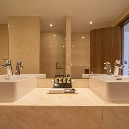 Ξενοδοχείο Leonardo Boutique Λάρνακα